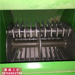 陜西榆林皮帶鏈接粉土機(jī) 育苗種植土粉碎機(jī) 小型肥料泥土粉碎機(jī)
