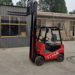 轻型四轮叉车方便快捷易操作  座驾全电动叉车 电瓶液压堆高车