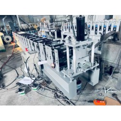 灯柱立柱设备 镀锌板灯柱成型机 金硕 现代灯柱成型设备