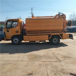订购疏通小型清洗吸污车4+2高压清洗吸污车山东厂家直销价格表