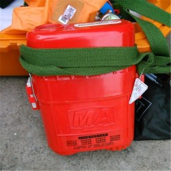 矿用压缩氧自救器 储存着每一口氧气 定量供氧胸前斜跨