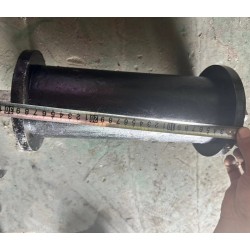 150x300矿用地滚轮 而在皮带下方 一排整齐地辊排列