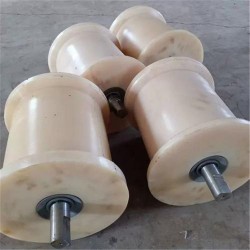 矿用150x300地滚轮简单形状配尼龙材质 按顺时方向转